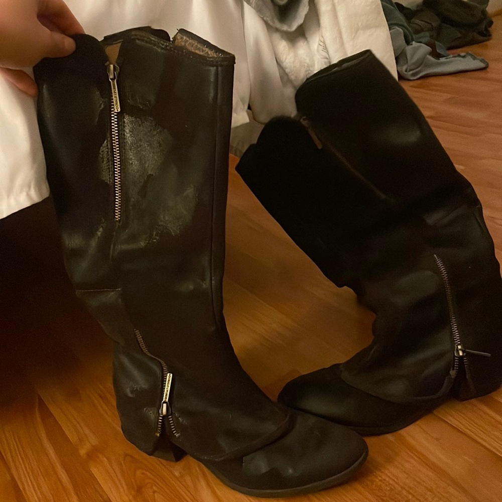 Size 8, DONALD J PLINER high boots!